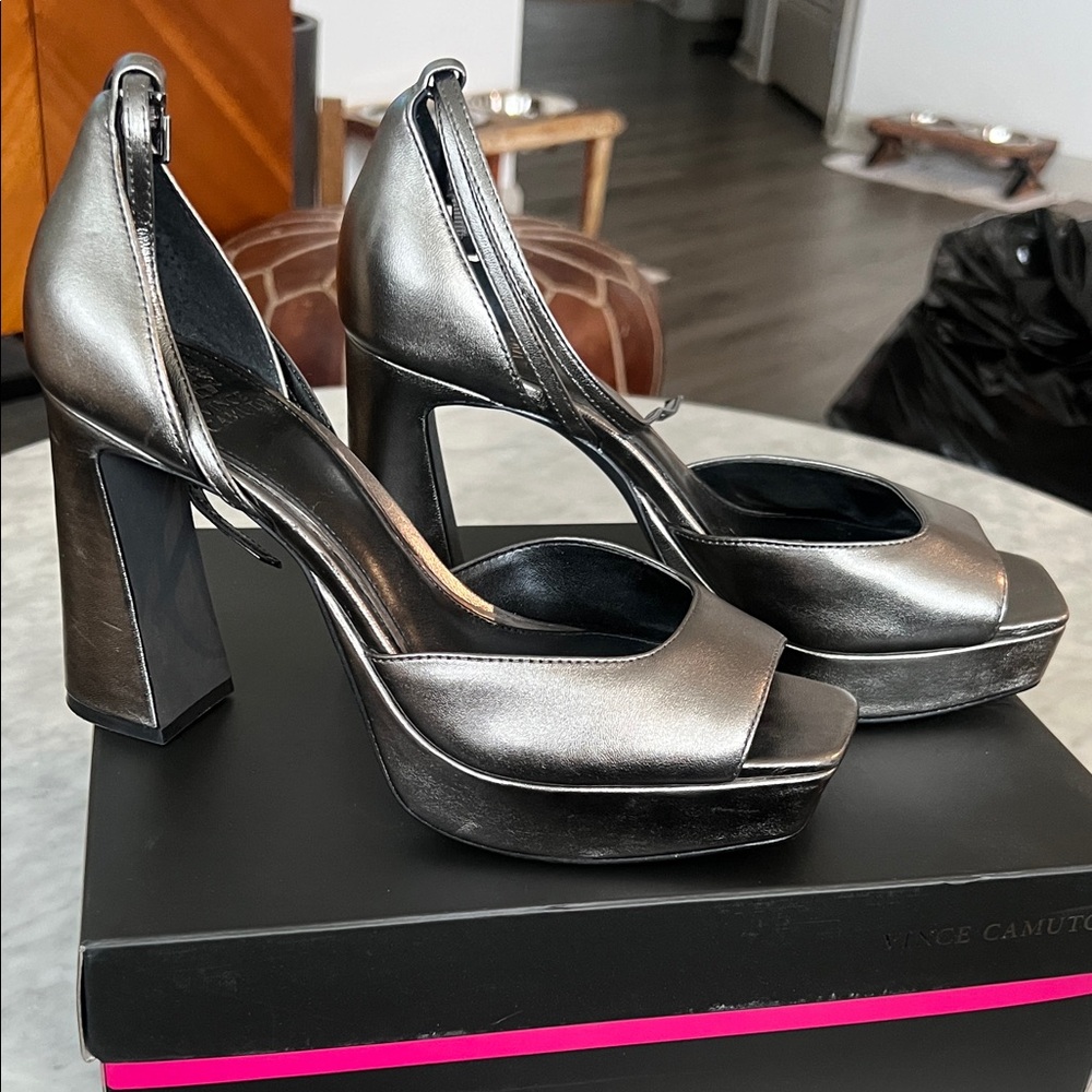 Vince Camuto Brenda ankle strap platform sandal. Size 9. Worn 1x